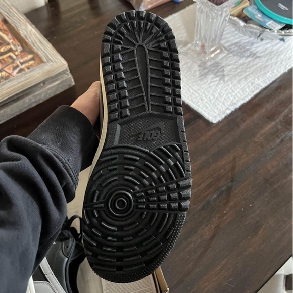 AIR JORDAN 1LOW G
BLACK/MEDIUM GREY-SAIL - Picture 4 of 5